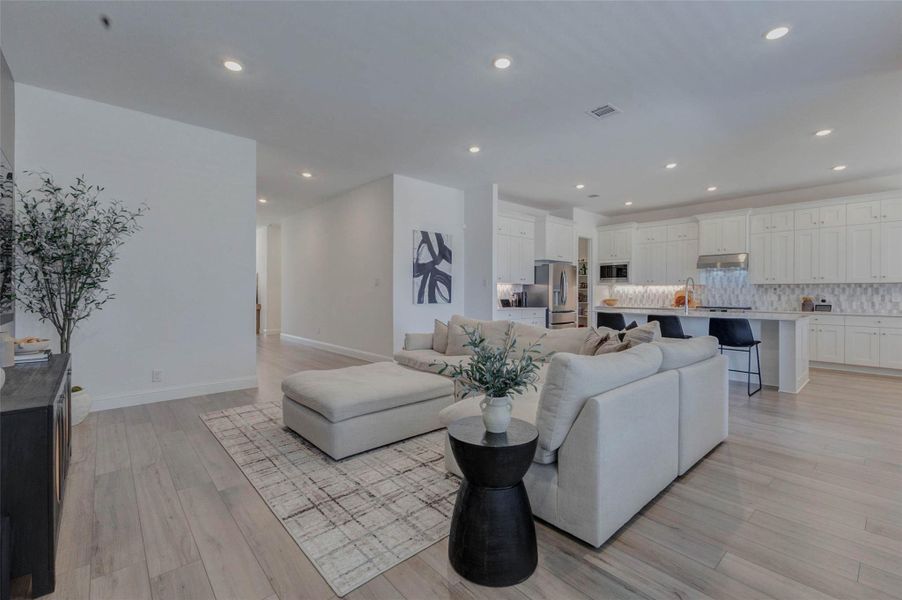 Furnished interior view inside a new home in Cross Creek West, Fulshear (Image 9).