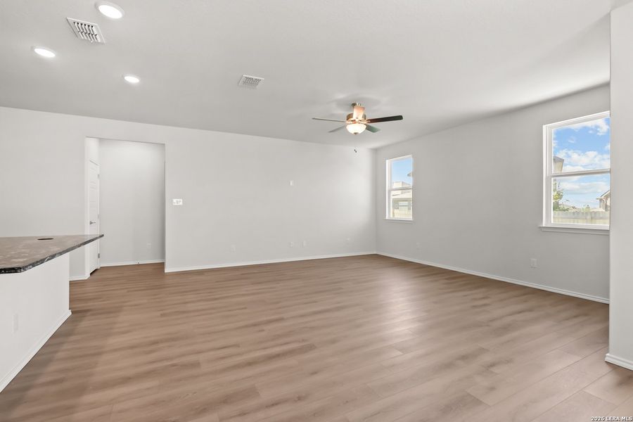 Spacious, unfurnished interior of a new home in Bricewood, San Antonio (Image 34).