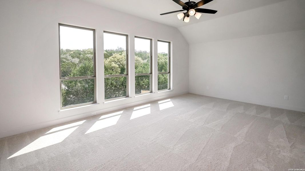 Spacious, unfurnished interior of a new home in Johnson Ranch, Bulverde (Image 15).