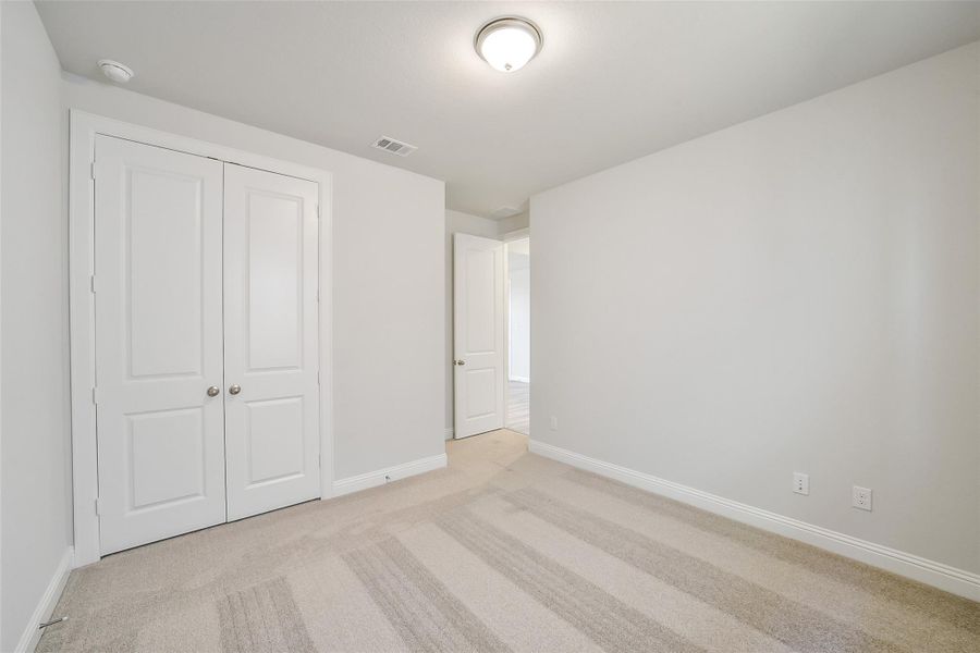 Spacious, unfurnished interior of a new home in Sienna 40', Missouri City (Image 32). Spacious, unfurnished interior of a new home in Sienna 40', Missouri City (Image 32).