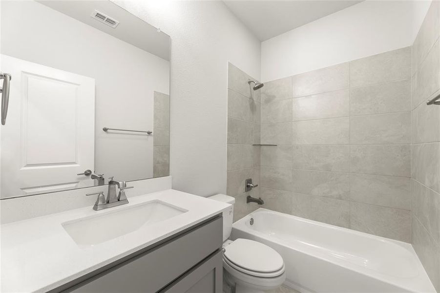 Furnished interior view inside a new home in Creekside, Royse City (Image 11).