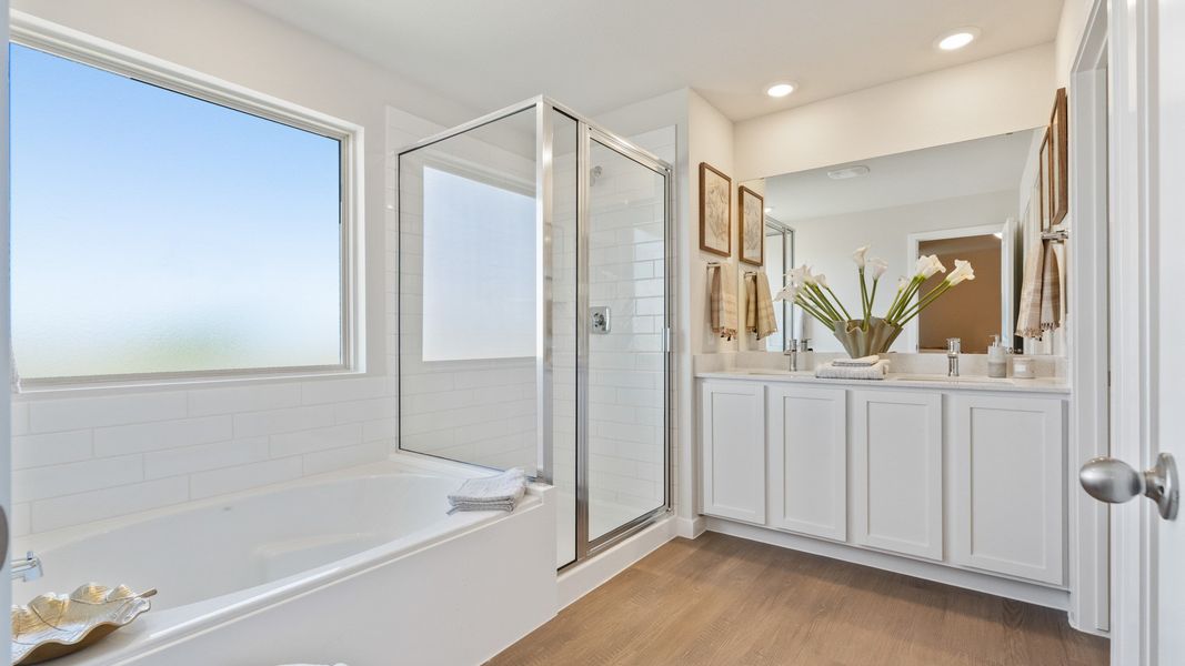 Furnished interior view inside a new home in King's Landing, Corpus Christi (Image 10).