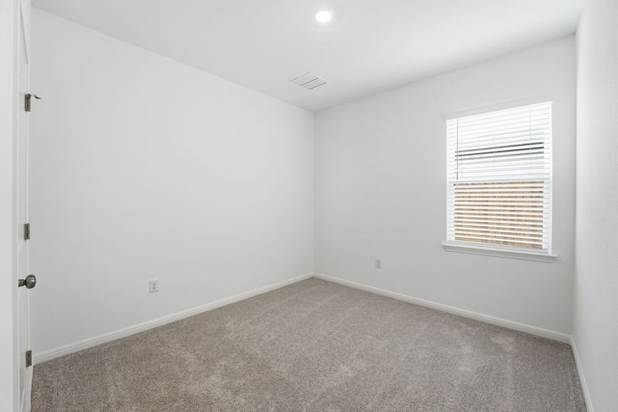 Spacious, unfurnished interior of a new home in Longview, Del Valle (Image 19).
