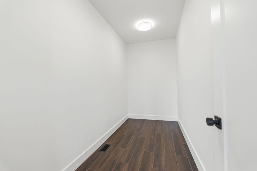 Spacious, unfurnished interior of a new home in , Pawleys Island (Image 32). Spacious, unfurnished interior of a new home in , Pawleys Island (Image 32).