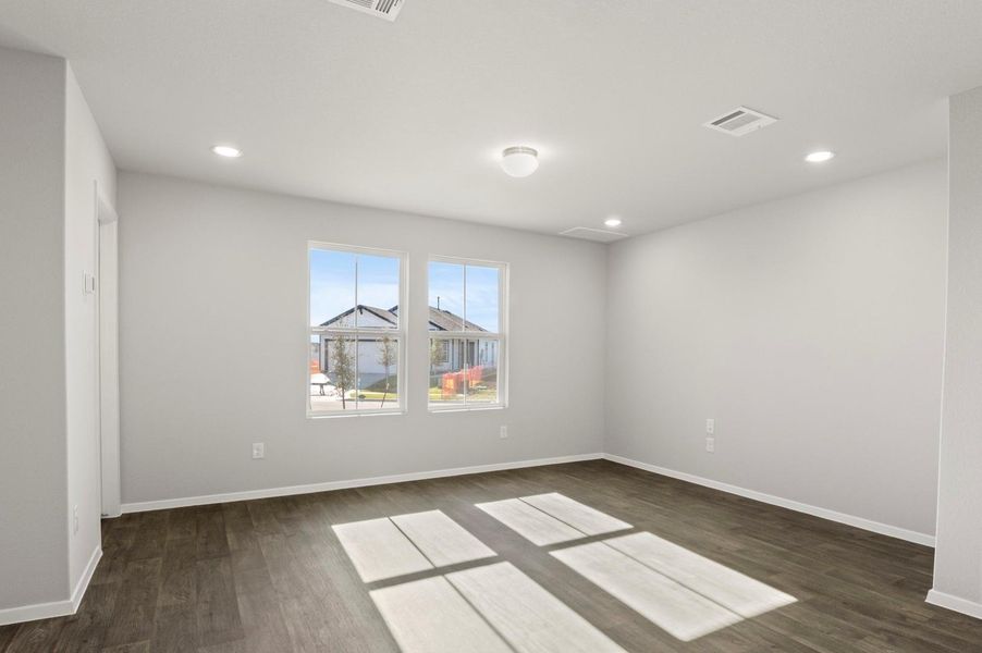 Spacious, unfurnished interior of a new home in Harvest Ridge, Elgin (Image 14).