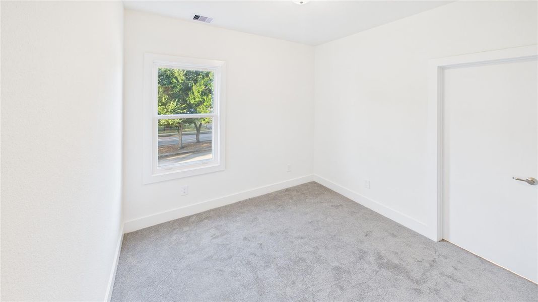 Spacious, unfurnished interior of a new home in , Houston (Image 18).