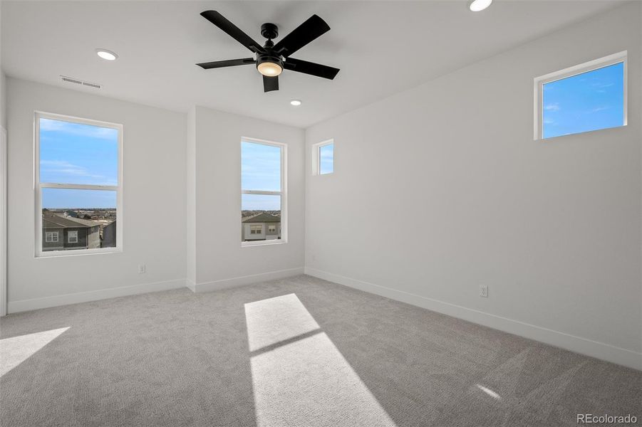 Spacious, unfurnished interior of a new home in Trailside at Cottonwood Creek, Colorado Springs (Image 30).