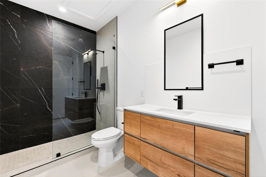 Furnished interior view inside a new home in , Carrollton (Image 33).