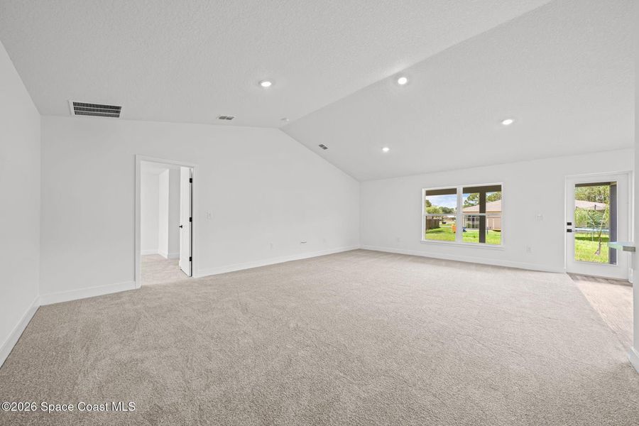 Spacious, unfurnished interior of a new home in Palm Bay, Palm Bay (Image 15).