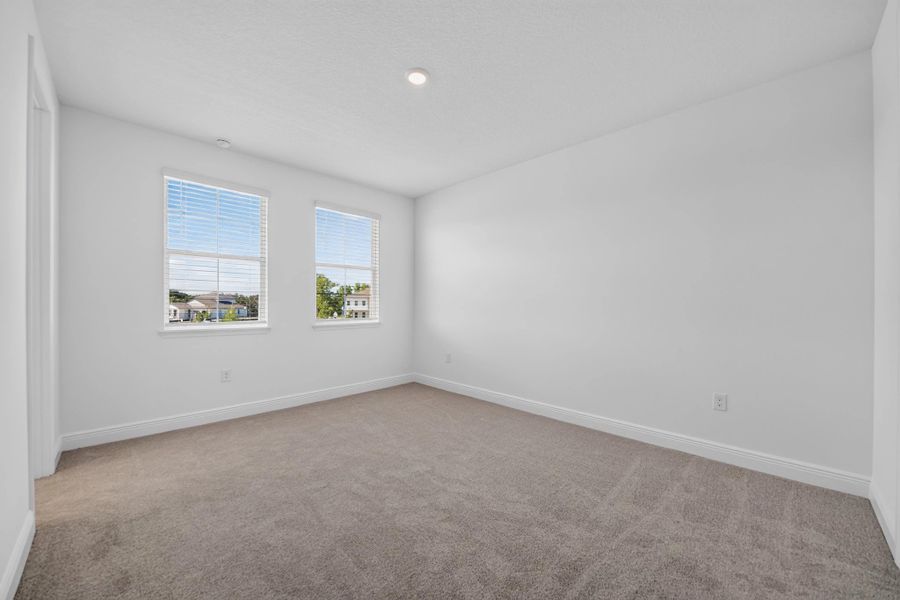 Spacious, unfurnished interior of a new home in Lake Cawood Cove, Windermere (Image 16). Spacious, unfurnished interior of a new home in Lake Cawood Cove, Windermere (Image 16).