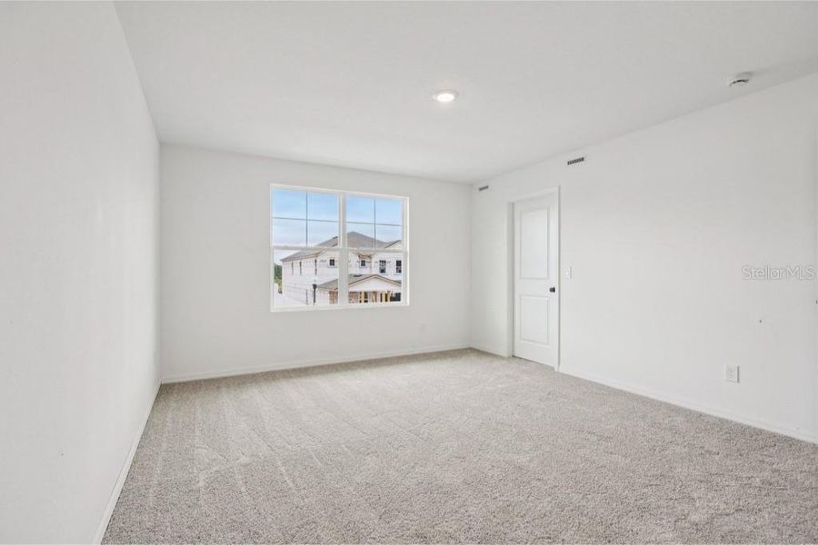 Spacious, unfurnished interior of a new home in Northlake at Ovation, Winter Garden (Image 19). Spacious, unfurnished interior of a new home in Northlake at Ovation, Winter Garden (Image 19).