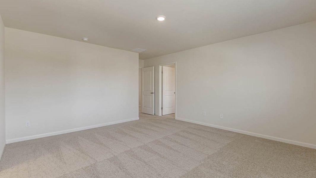 Spacious, unfurnished interior of a new home in Sherwood Manor, Atlanta (Image 12).