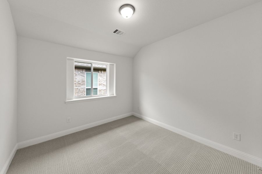 Spacious, unfurnished interior of a new home in Creekview Meadows, Pilot Point (Image 30).