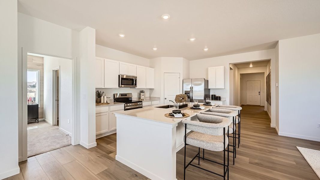 041025 1974 Graham Kitchen 3of3 F1 Base2