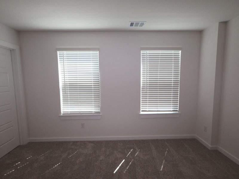 Spacious, unfurnished interior of a new home in Miller's Pond, Rosenberg (Image 12). Spacious, unfurnished interior of a new home in Miller's Pond, Rosenberg (Image 12).