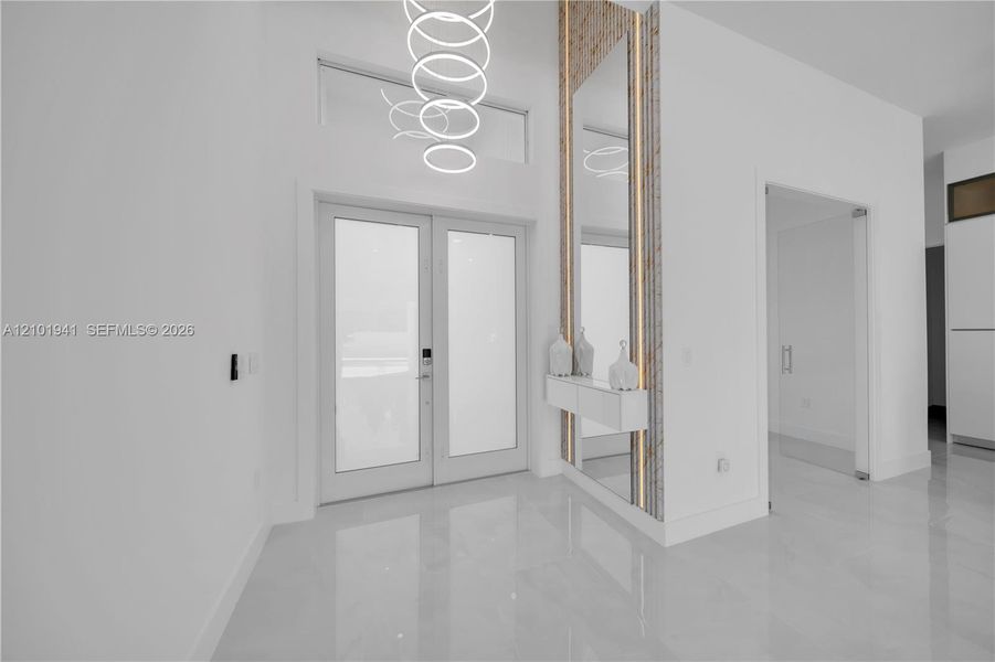 Spacious, unfurnished interior of a new home in , Lehigh Acres (Image 32).