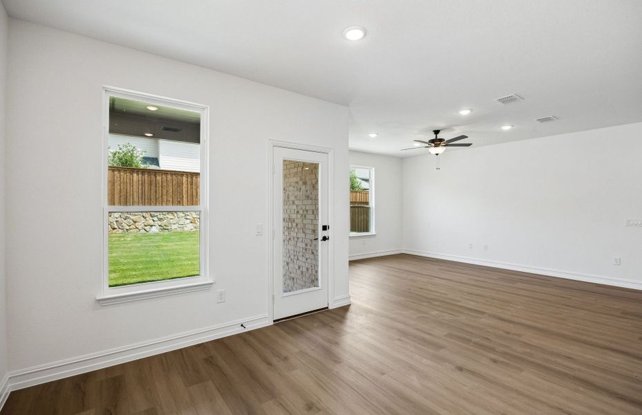 Spacious, unfurnished interior of a new home in Wilson Creek Meadows, Celina (Image 26). Spacious, unfurnished interior of a new home in Wilson Creek Meadows, Celina (Image 26).