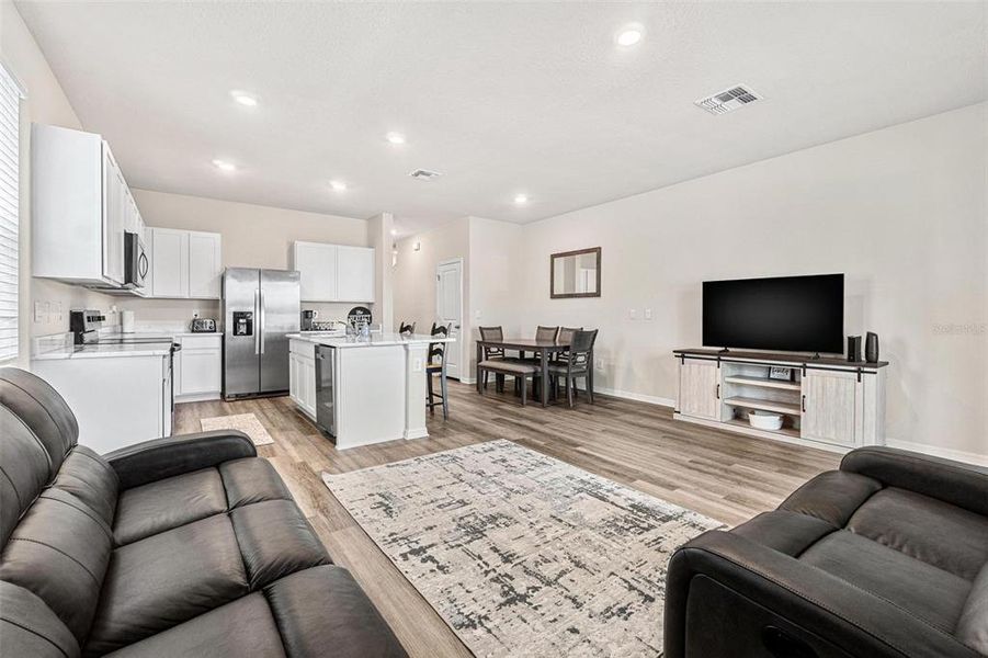 Furnished interior view inside a new home in , Clearwater (Image 30).