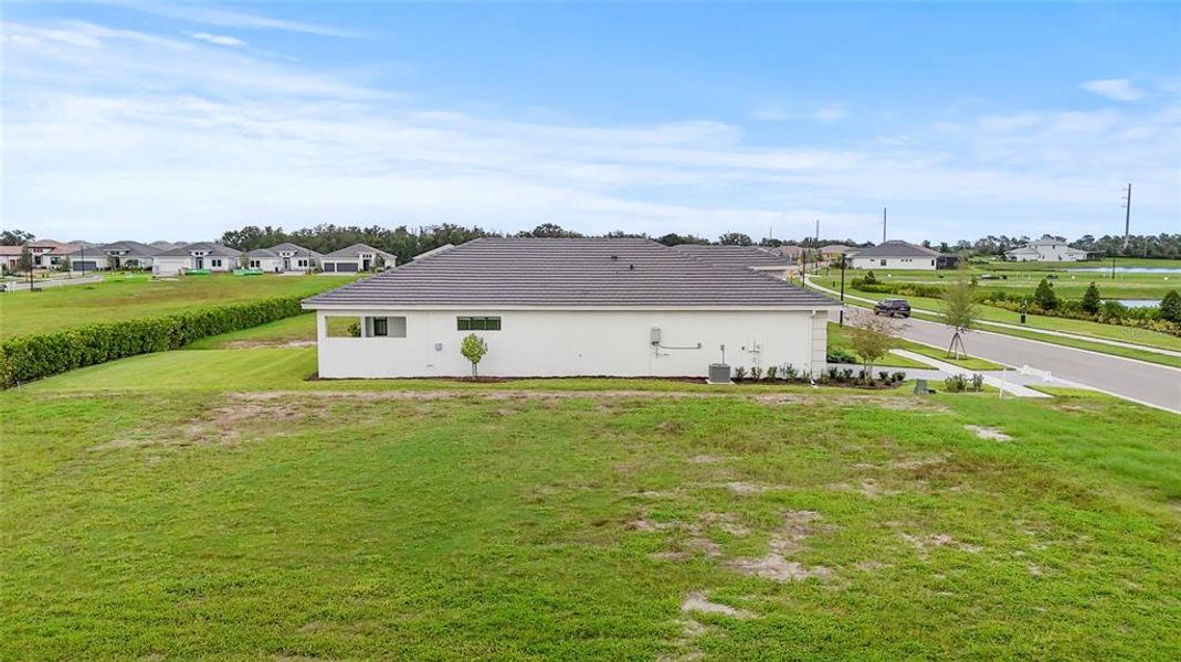 Exterior details and patio area of a home in Cresswind Lakewood Ranch, Lakewood Ranch (Image 4). Exterior details and patio area of a home in Cresswind Lakewood Ranch, Lakewood Ranch (Image 4).