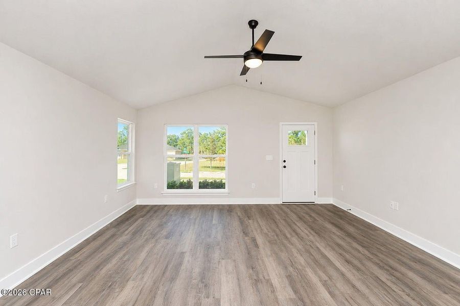 Spacious, unfurnished interior of a new home in East Bay, Panama City (Image 7).