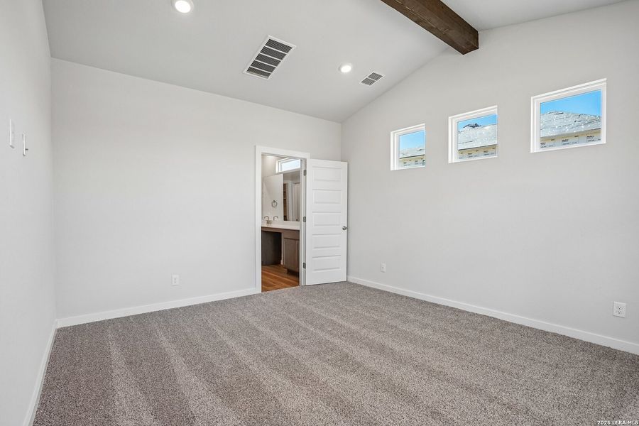 Spacious, unfurnished interior of a new home in August Fields, New Braunfels (Image 36).