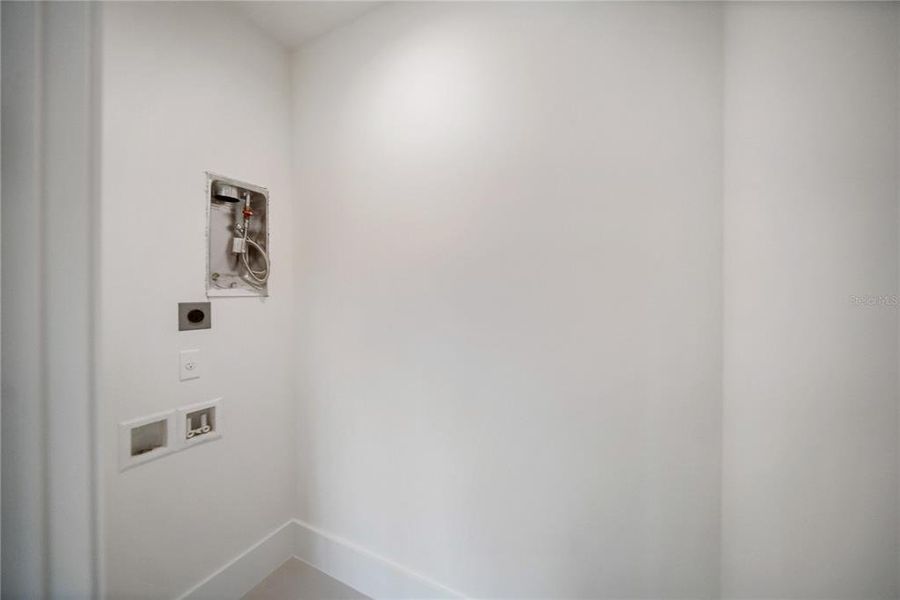 Spacious, unfurnished interior of a new home in , Longboat Key (Image 67). Spacious, unfurnished interior of a new home in , Longboat Key (Image 67).
