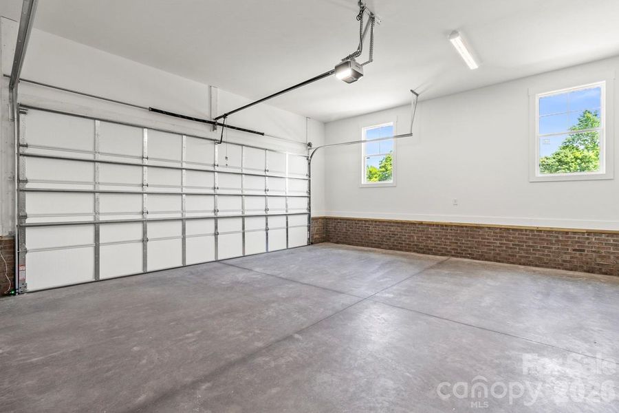Spacious, unfurnished interior of a new home in , Lincolnton (Image 36).
