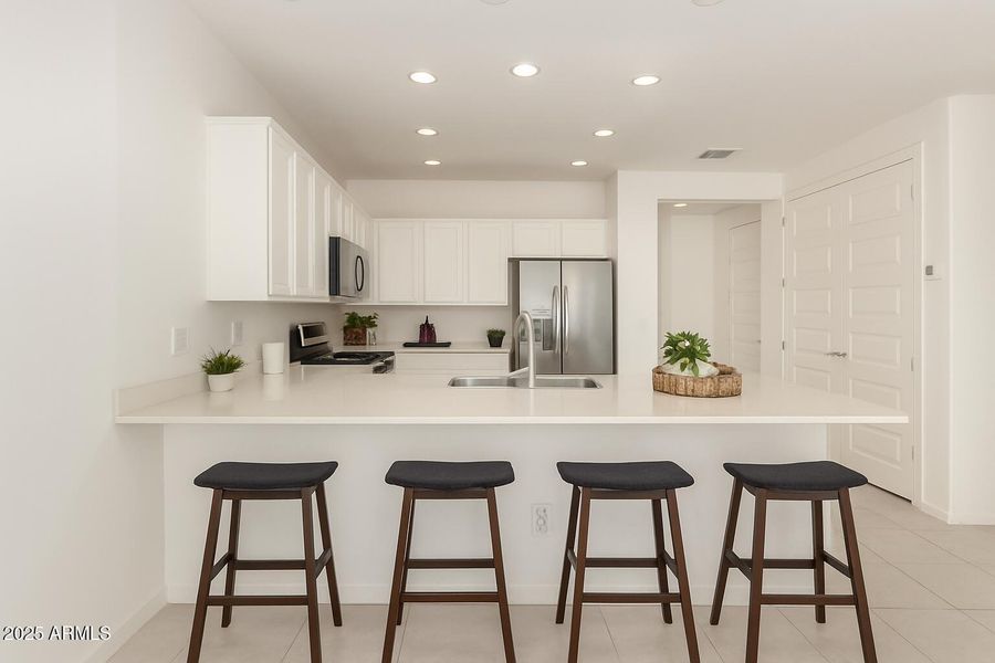 Kitchen Breakfast Bar