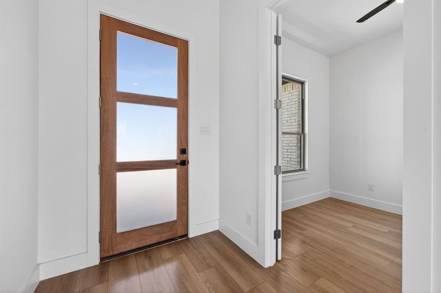 Spacious, unfurnished interior of a new home in , Lone Oak (Image 19).