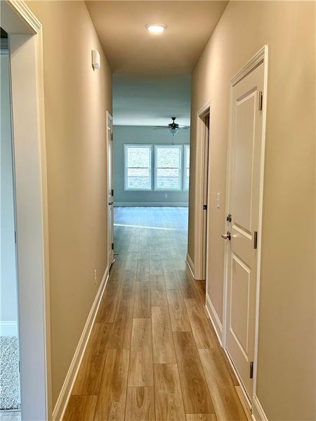 Spacious, unfurnished interior of a new home in , Waleska (Image 9).