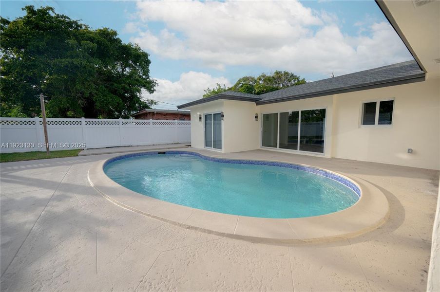 Exterior details and patio area of a home in , Miramar (Image 25).