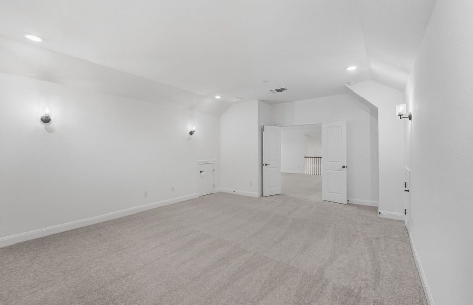 Spacious, unfurnished interior of a new home in West Cypress Hills, Spicewood (Image 20).