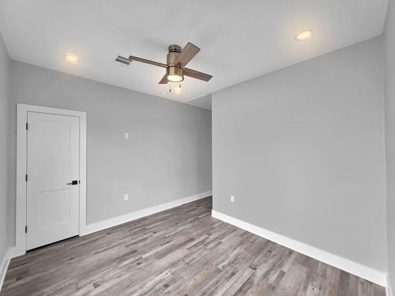 Spacious, unfurnished interior of a new home in , Bolivar (Image 33).