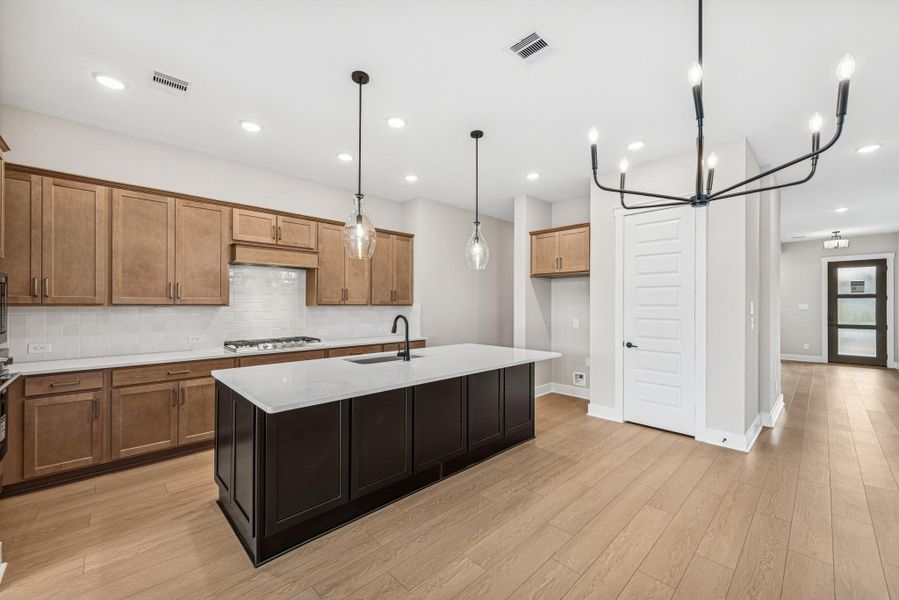 Furnished interior view inside a new home in The Highlands 40', Porter (Image 13).