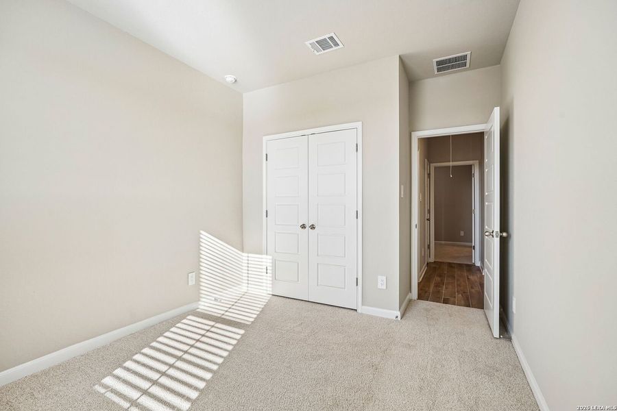 Spacious, unfurnished interior of a new home in Sagebrooke - Premier Series, San Antonio (Image 34).