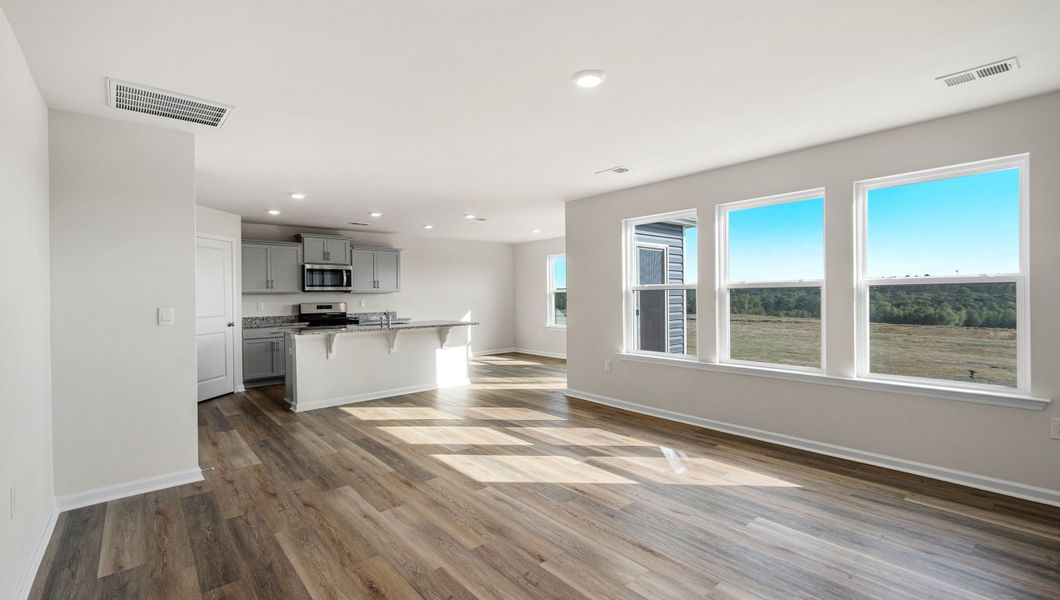 Spacious, unfurnished interior of a new home in Baxter Village, Boiling Springs (Image 15).