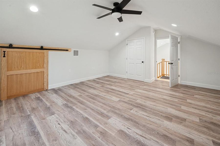 Spacious, unfurnished interior of a new home in , Bell (Image 35).