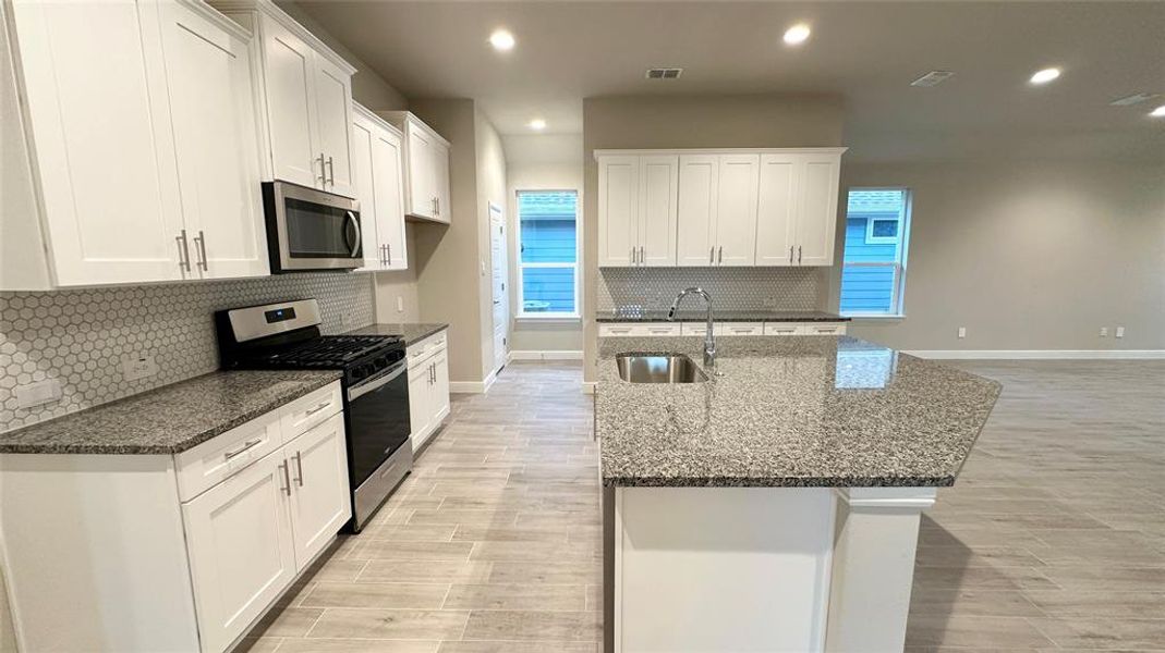 Furnished interior view inside a new home in Rock Creek Ranch, Fort Worth (Image 6). Furnished interior view inside a new home in Rock Creek Ranch, Fort Worth (Image 6).
