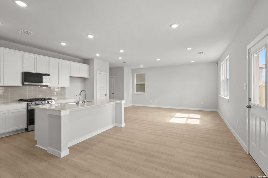 Furnished interior view inside a new home in Senna, Leon Valley (Image 13).