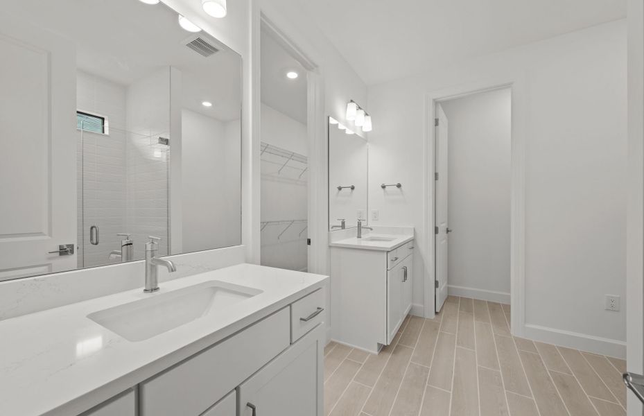 Representative furnished interior of a home built from the Concord by DiVosta in Talon Preserve on Palmer Ranch, Nokomis (Image 12).