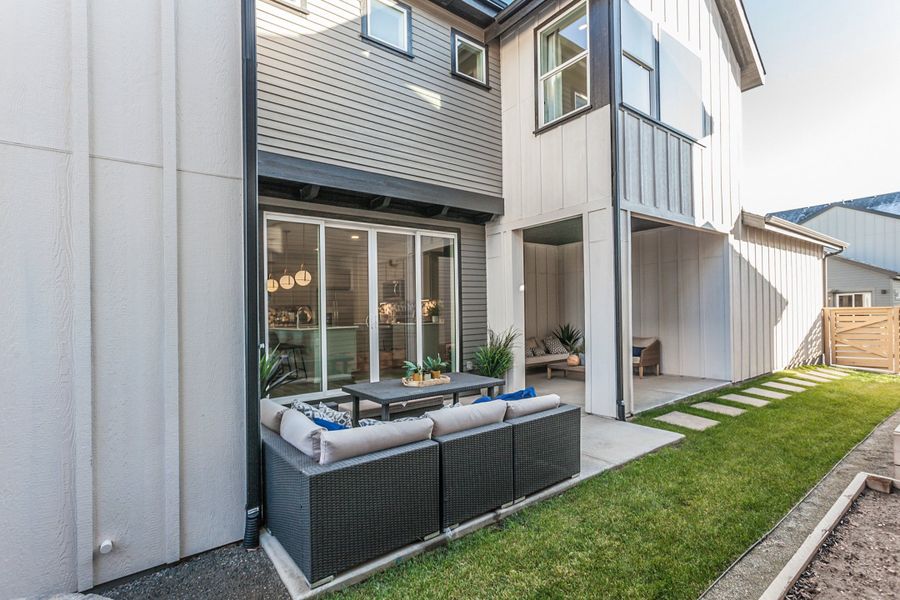 Representative exterior details of a home built from the Newton by Hartford Homes in Trailside, Timnath (Image 27).