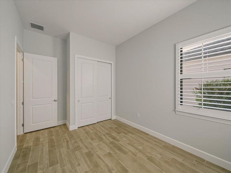 Spacious, unfurnished interior of a new home in Talon Preserve on Palmer Ranch, Nokomis (Image 29).