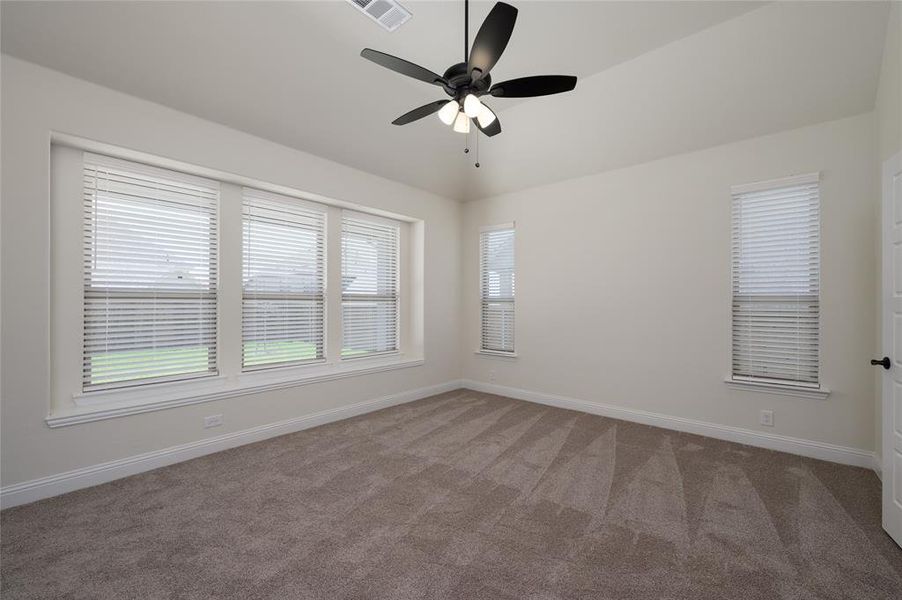 Spacious, unfurnished interior of a new home in Creekview Meadows, Pilot Point (Image 16). Spacious, unfurnished interior of a new home in Creekview Meadows, Pilot Point (Image 16).