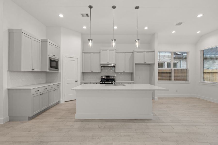 Furnished interior view inside a new home in Riceland, Mont Belvieu (Image 6).