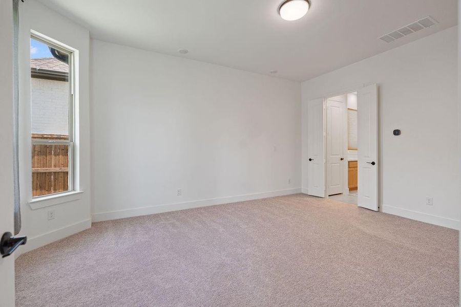 Spacious, unfurnished interior of a new home in Aster Park, McKinney (Image 9). Spacious, unfurnished interior of a new home in Aster Park, McKinney (Image 9).