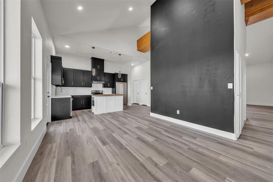 Spacious, unfurnished interior of a new home in , Rio Vista (Image 20).