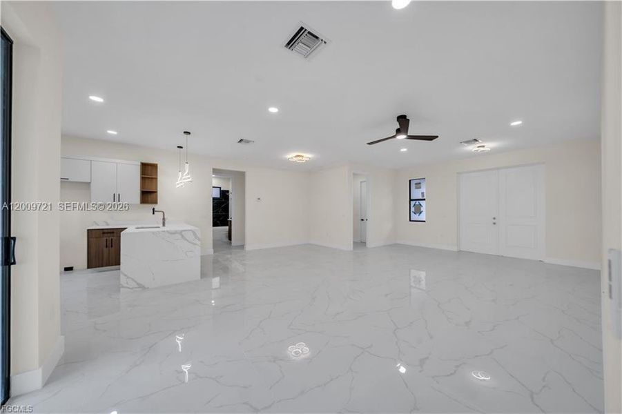 Spacious, unfurnished interior of a new home in , Lehigh Acres (Image 21).