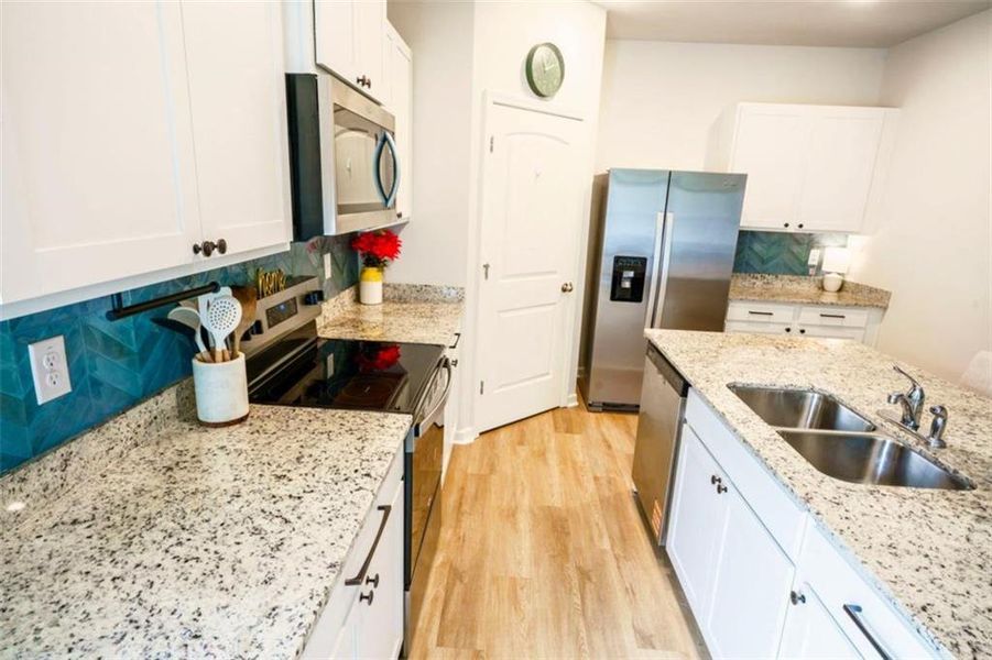 Furnished interior view inside a new home in Rolling Meadows, Jasper (Image 28).