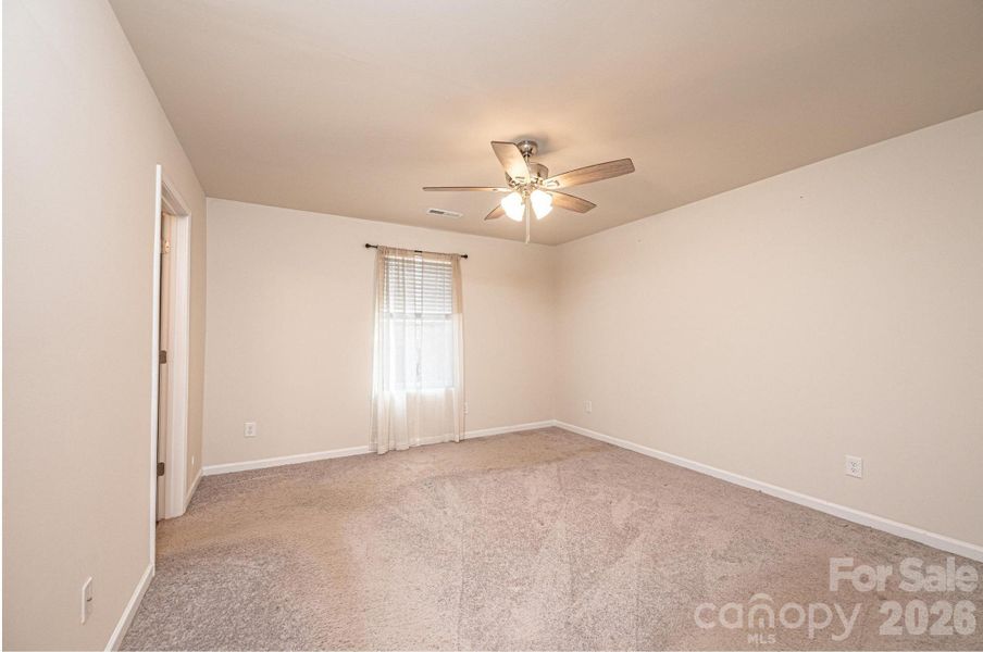 Spacious, unfurnished interior of a new home in , Newton (Image 19).