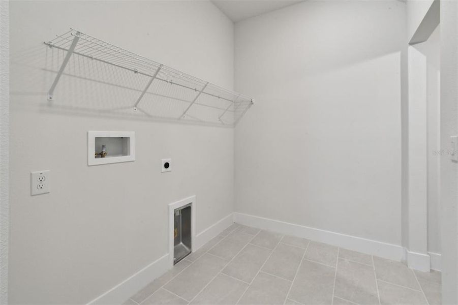 Spacious, unfurnished interior of a new home in Chapel Crossings - Garden Series, Wesley Chapel (Image 27).